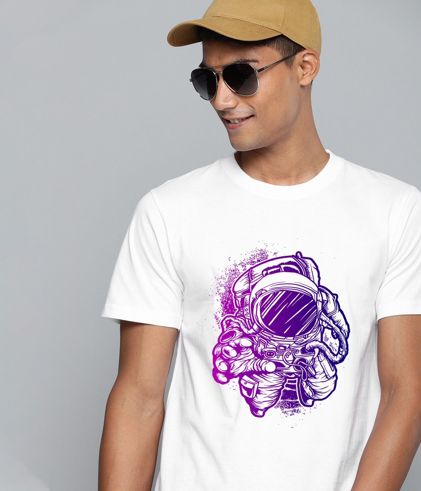 Semantic Graphic Cotton T-shirt - Astronaut